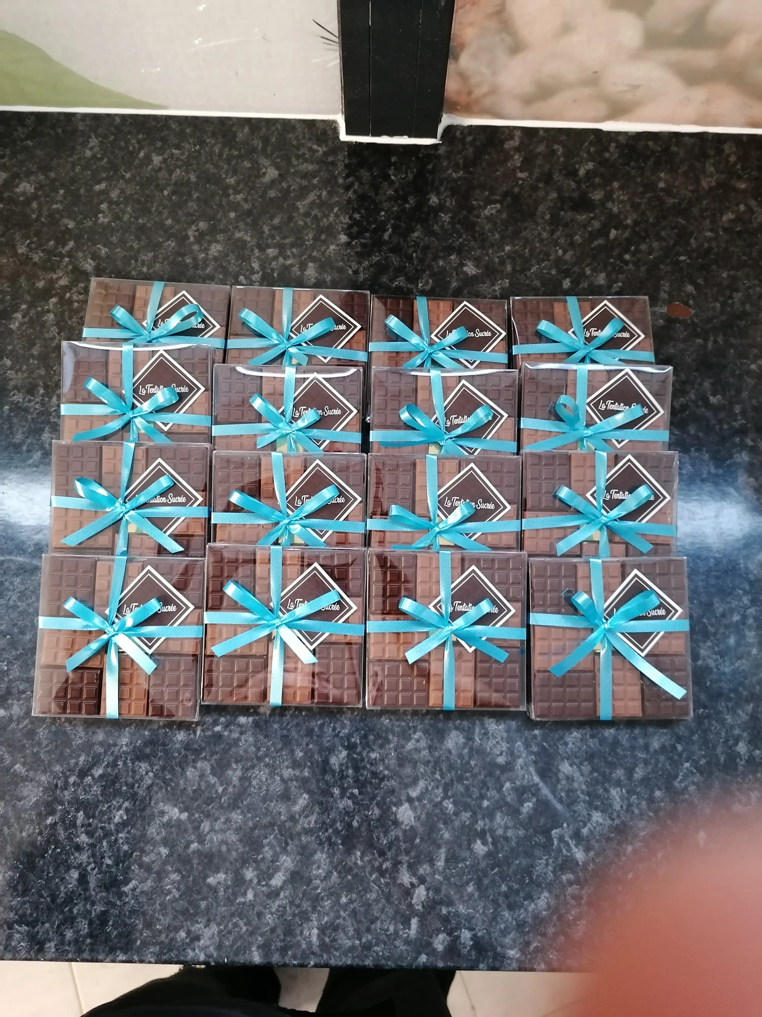 Boîte de 24 minis tablettes noir + lait